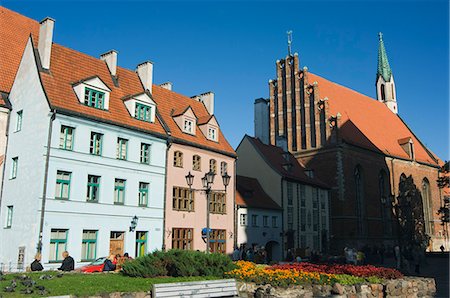 simsearch:841-03062876,k - St. Johns Evangelical Lutheran church, pastel coloured buildings housing the Porcelain Museum and Museum of Decorative and Applied Arts, Old Town, UNESCO World Heritage Site, Riga, Latvia, Baltic States, Europe Stock Photo - Rights-Managed, Code: 841-03055015