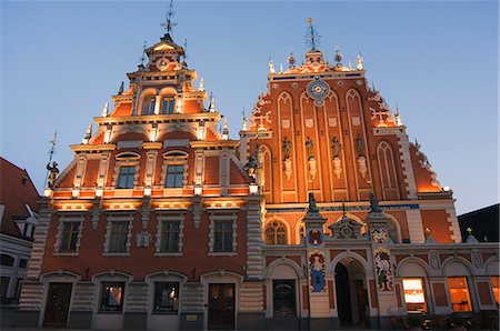 simsearch:841-03055447,k - House of Blackheads dating from 1334, rebuilt in 1999 with bricks bought by locals, now houses museum and concert hall, Old Town, UNESCO World Heritage Site, Riga, Latvia, Baltic States, Europe Foto de stock - Con derechos protegidos, Código: 841-03055012