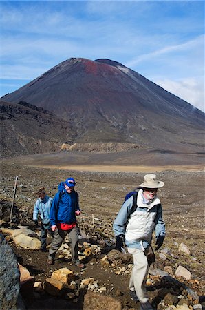 simsearch:841-03062357,k - Hikers in front of Mount Ngauruhoe, 2287m, on the Tongariro Crossing, Tongariro National Park, the oldest national park in the country, UNESCO World Heritage Site, Taupo Volcanic Zone, North Island, New Zealand, Pacific Foto de stock - Con derechos protegidos, Código: 841-03055111