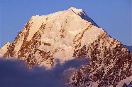 simsearch:841-03031311,k - Sunset on the West Face of Aoraki (Mount Cook), 3755m, the highest peak in New Zealand, Te Wahipounamu UNESCO World Heritage Site, Aoraki (Mount Cook) National Park, Southern Alps, Mackenzie Country, South Island, New Zealand, Pacific Foto de stock - Con derechos protegidos, Código: 841-03055158