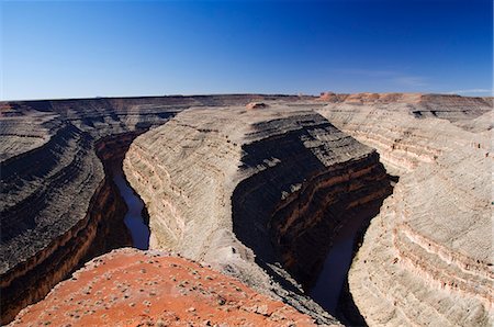 simsearch:841-02920402,k - Lookout am Río San Juan, verankert das Mäander Winde seinen Weg sechs Meilen unterwegs nur 1,5 km Luftlinie, Schwanenhals State Park, Utah, Vereinigte Staaten von Amerika Stockbilder - Lizenzpflichtiges, Bildnummer: 841-03055389