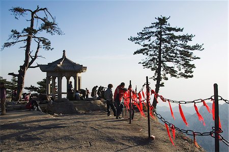 pavilion - Un pavillon sur Hua Shan, le granit a culminé montagne, 2160), Province de Shaanxi, Chine, Asie Photographie de stock - Rights-Managed, Code: 841-03055452