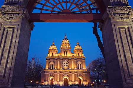 simsearch:649-08633011,k - St Josephs Church (the East Church) built in 1655 during the reign of Shunzhi illuminated on Wanfujing Shopping Street, Beijing, China, Asia Stock Photo - Rights-Managed, Code: 841-03055771