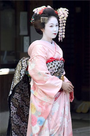 Geisha, maiko (trainee geisha) in Gion, Kyoto city, Honshu, Japan, Asia Stock Photo - Rights-Managed, Code: 841-03056244