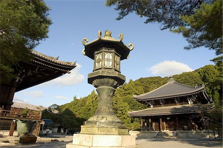 simsearch:841-03056268,k - Stone lantern, Chionin temple, Kyoto city, Honshu, Japan, Asia Stock Photo - Rights-Managed, Code: 841-03056270