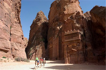 Camel ride in Petra, UNESCO World Heritage Site, Wadi Musa (Mousa), Jordan, Middle East Foto de stock - Direito Controlado, Número: 841-03056418