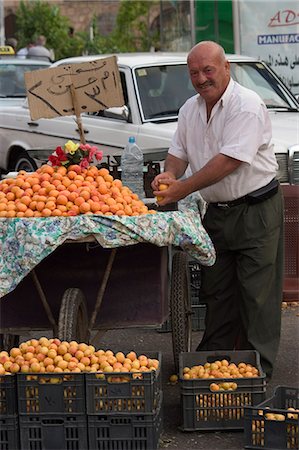 Fruit seller, Tripoli, Lebanon, Middle East Foto de stock - Con derechos protegidos, Código: 841-03056484