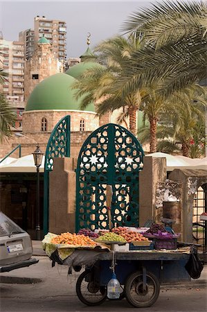Fruit seller's cart, Tripoli, Lebanon, Middle East Foto de stock - Con derechos protegidos, Código: 841-03056480