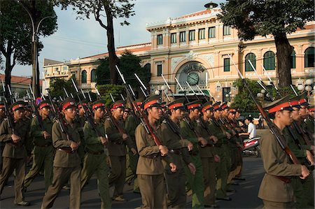 simsearch:841-03056942,k - Army parade in front of the G.P.O., Ho Chi Minh City (Saigon), Vietnam, Southeast Asia, Asia Foto de stock - Con derechos protegidos, Código: 841-03056671