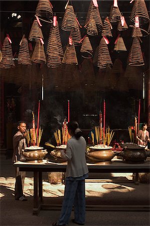 Incense coil burners, Thien Hau Buddhist Temple, Ho Chi Minh City (Saigon), Vietnam, Southeast Asia, Asia Stock Photo - Rights-Managed, Code: 841-03056683