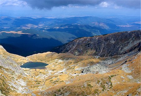 simsearch:841-02915776,k - Lake in valley below Hajduta peak, 2465m, in Rila Mountains, Rila National Park, Bulgaria, Europe Stock Photo - Rights-Managed, Code: 841-03056853