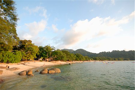 simsearch:841-02705293,k - Touristes appréciant la plage de Nipah lors du coucher de soleil, Pangkor Island, état de Perak, Malaisie, Asie du sud-est, Asie Photographie de stock - Rights-Managed, Code: 841-03056936