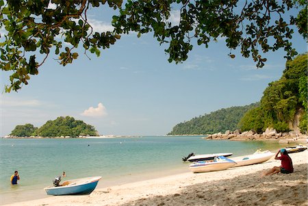 perak - Boats and visitors at Nipah Beach, Pangkor Island, Perak State, Malaysia, Southeast Asia, Asia Foto de stock - Con derechos protegidos, Código: 841-03056939