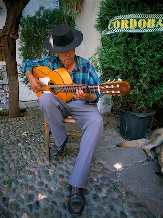 Man playing guitar, Cordoba, Andalucia (Andalusia), Spain, Europe Stock Photo - Rights-Managed, Code: 841-03057271