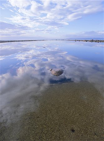 simsearch:841-02704988,k - Reflection of clouds in water on the beach, Queen Charlotte Islands, British Columbia (B.C.), Canada, North America Foto de stock - Con derechos protegidos, Código: 841-03057287