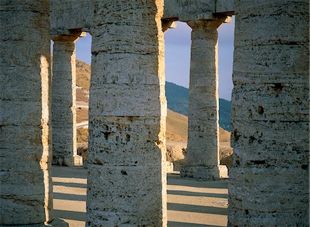 segesta - Segesta, Sicily, Italy, Europe Foto de stock - Direito Controlado, Número: 841-03057422