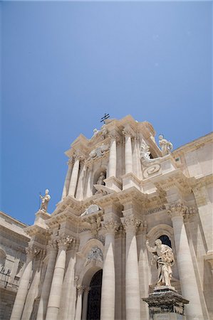 Baroque Cathedral, built inside the ancient Greek Temple of Athena, Syracuse, Sicily, Italy, Europe Foto de stock - Con derechos protegidos, Código: 841-03057457