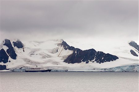 Cruise ship, Livingston Island, South Shetland Islands, Antarctica, Polar Regions Foto de stock - Con derechos protegidos, Código: 841-03057712