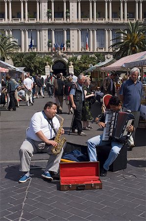 street entertainer - Cours Saleya, Nice, Alpes Maritimes, Provence, Cote d'Azur, French Riviera, France, Europe Stock Photo - Rights-Managed, Code: 841-03058360