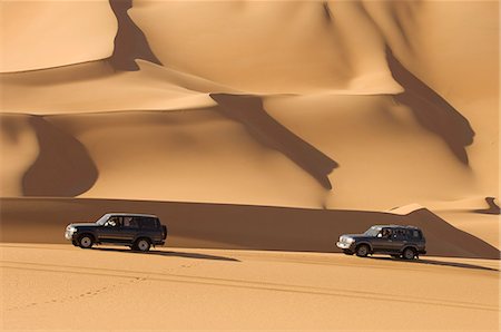 SUV auf Sanddünen Erg Awbari, Sahara Wüste, Fessan, Libyen, Nordafrika, Afrika Stockbilder - Lizenzpflichtiges, Bildnummer: 841-03058554