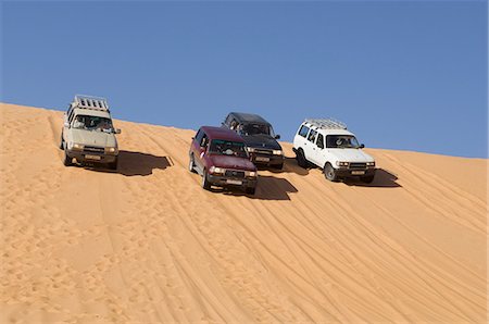 SUV auf Sanddünen Erg Awbari, Sahara Wüste, Fessan, Libyen, Nordafrika, Afrika Stockbilder - Lizenzpflichtiges, Bildnummer: 841-03058561