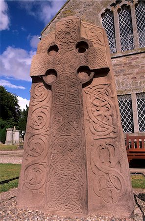 simsearch:841-03064018,k - Eighth century cross slab with Christian Celtic cross and Pictish beasts, in the churchyard of Aberlemno, Angus, Scotland, United Kingdom, Europe Foto de stock - Con derechos protegidos, Código: 841-03064017