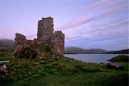 Ardwreck Castle, on the shores of Loch Assynt, Sutherland, Highland region, Scotland, United Kingdom, Europe Foto de stock - Con derechos protegidos, Código: 841-03064108