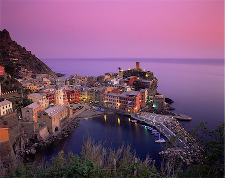 Village and harbour at dusk, Vernazza, Cinque Terre, UNESCO World Heritage Site, Liguria, Italy, Mediterranean, Europe Foto de stock - Con derechos protegidos, Código: 841-03064147