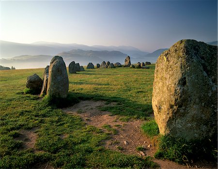 simsearch:841-03061073,k - Le cercle de pierres de Castlerigg Néolithique à l'aube, près de Keswick, Parc National de Lake District, Cumbria, Angleterre, Kigndom-Unis, Europe Photographie de stock - Rights-Managed, Code: 841-03064190