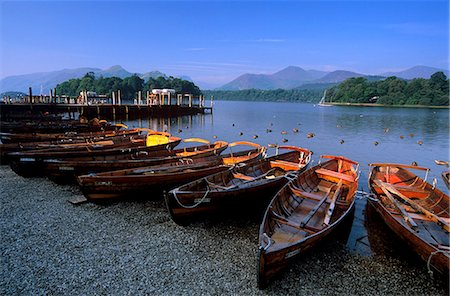 derwentwater - Bateaux sur l'eau Derwent à Keswick, Parc National de Lake District, Cumbria, Angleterre, Royaume-Uni, Europe Photographie de stock - Rights-Managed, Code: 841-03064202