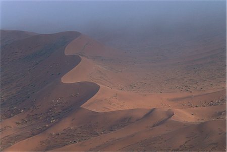 sossusvlei - Red sand dunes, up to 300m, Sossusvlei, Namib-Naukluft Desert Park, Namibia, Africa Fotografie stock - Rights-Managed, Codice: 841-03064216