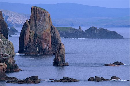 simsearch:841-03064634,k - Stoura Pund falaises et cheminées de grès rouge, Eshaness, Northmavine, îles Shetland, Écosse, Royaume-Uni, Europe Photographie de stock - Rights-Managed, Code: 841-03064282