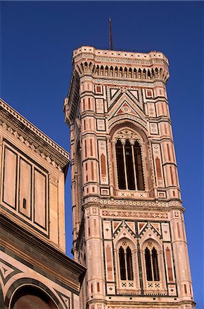 simsearch:841-03064409,k - Facade of polychrome marble of Giotto's campanile, Florence, Tuscany, Italy, Europe Foto de stock - Con derechos protegidos, Código: 841-03064406