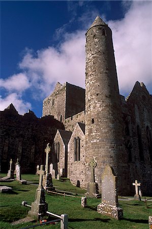 simsearch:841-03062998,k - Round tower and cathedral dating from the 12th and 13th centuries, Rock of Cashel, Cashel (Caiseal), County Tipperary, Republic of Ireland, Europe Stock Photo - Rights-Managed, Code: 841-03064436