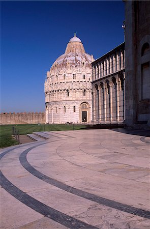 Battistero à partir de la Duomo, Campo dei Miracoli, patrimoine mondial de l'UNESCO, Pise, Toscane, Italie, Europe Photographie de stock - Rights-Managed, Code: 841-03064512