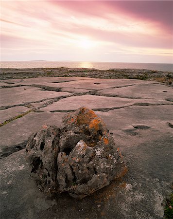 simsearch:841-03063047,k - Les roches de calcaire près de la mer au coucher du soleil, le Burren, comté de Clare, Munster, République d'Irlande (Eire), Europe Photographie de stock - Rights-Managed, Code: 841-03064683