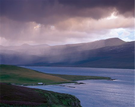 Heavy shower over Loch Broom, near Ullapool, North West Highlands, Highland region, Scotland, United Kingdom, Europe Foto de stock - Con derechos protegidos, Código: 841-03064806