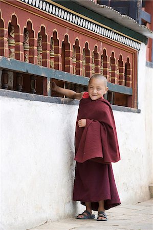 simsearch:841-05845837,k - Young Buddhist monk, Karchu Dratsang Monastery, Jankar, Bumthang, Bhutan, Asia Foto de stock - Con derechos protegidos, Código: 841-03065247