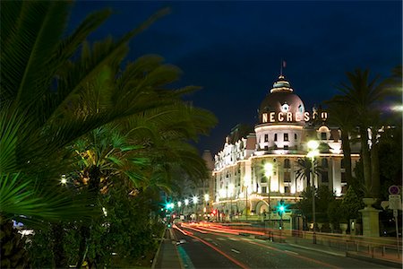 promenade des anglais - Hotel Negresco, Promenade des Anglais, Nice, Alpes Maritimes, Provence, Cote d'Azur, French Riviera, France, Europe Foto de stock - Direito Controlado, Número: 841-03065526