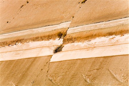 Earthquake fault line in roadcut, Interstate 40, Kingman, Arizona, United States of America, North America Foto de stock - Con derechos protegidos, Código: 841-03065827