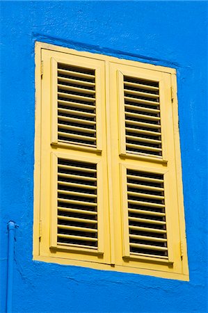 Shutter on Heerenstraat, Punda District, Willemstad, Curacao, Netherlands Antilles, West Indies, Caribbean, Central America Foto de stock - Con derechos protegidos, Código: 841-03065834