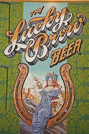 ferradura - Beer mural on casino wall, Black Hawk City, Rocky Mountains, Colorado, United States of America, North America Foto de stock - Direito Controlado, Número: 841-03066215