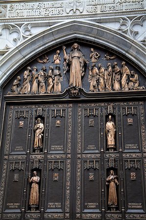 simsearch:841-02924886,k - Detail of door, St. Patrick's Cathedral, Midtown Manhattan, New York City, New York, United States of America, North America Foto de stock - Con derechos protegidos, Código: 841-03066322