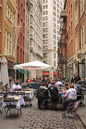 simsearch:841-03061829,k - Outdoor dining on Stone Street, Lower Manhattan, New York City, New York, United States of America, North America Stock Photo - Rights-Managed, Code: 841-03066370