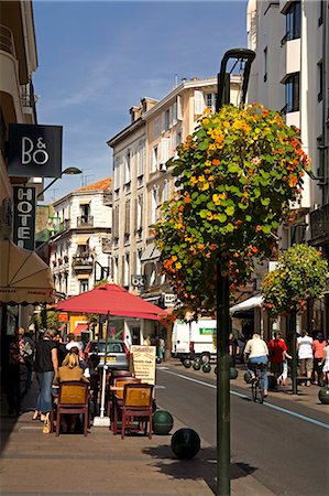 Rue d' Antibes, Cannes, Alpes Maritimes, Provence, Cote d'Azur, French Riviera, France, Europe Stock Photo - Rights-Managed, Code: 841-03066513