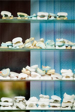 simsearch:841-03066719,k - Dentist's window and collection of teeth moulds, Zhongdian, Shangri-La County, Yunnan Province, China, Asia Stock Photo - Rights-Managed, Code: 841-03066693