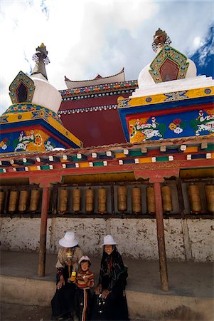Resting from the sun at temple, Yushu, Qinghai, China, Asia Stock Photo - Rights-Managed, Code: 841-03066701