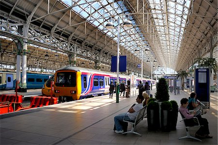 simsearch:841-06503239,k - Piccadilly Railway Station, Manchester, England, United Kingdom, Europe Stock Photo - Rights-Managed, Code: 841-03066884