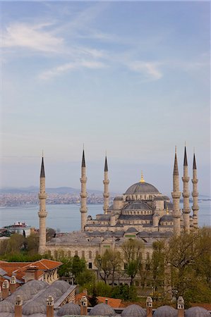 sultanahmet mosque - Elevated view of the Blue Mosque in Sultanahmet, overlooking the Bosphorus, Istanbul, Turkey, Europe Stock Photo - Rights-Managed, Code: 841-03067142