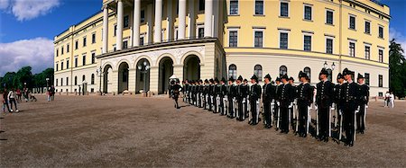 simsearch:841-06616827,k - Ligne de garde devant le palais, Oslo (Norvège), Scandinavie, Europe Photographie de stock - Rights-Managed, Code: 841-03067221